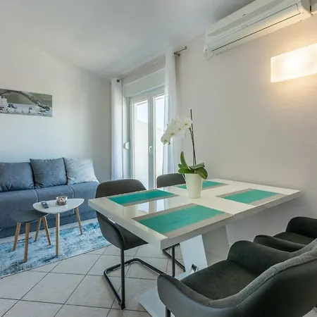 Ella Apartmán Dramalj